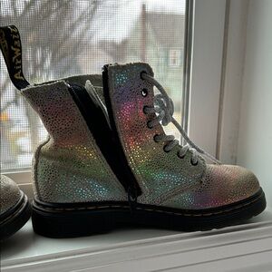 Dr. Martens Kids Boots in Iridescent Silver